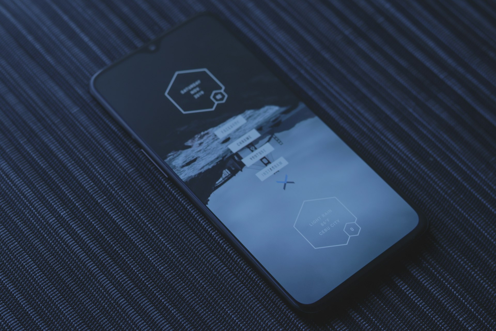 Black smart phone with sustainable features | BizU